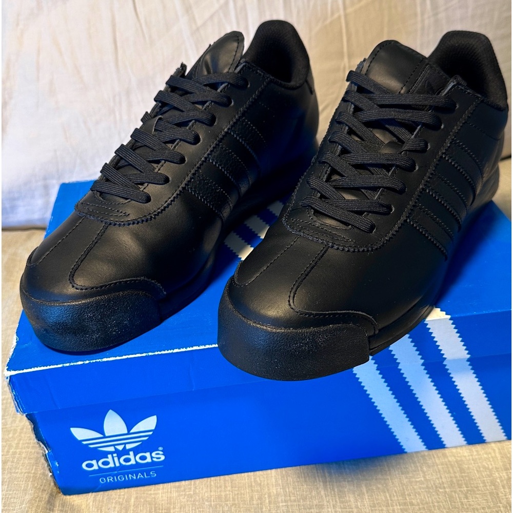Adidas Samoa Size 9.5 Black Walking Running AQ7908